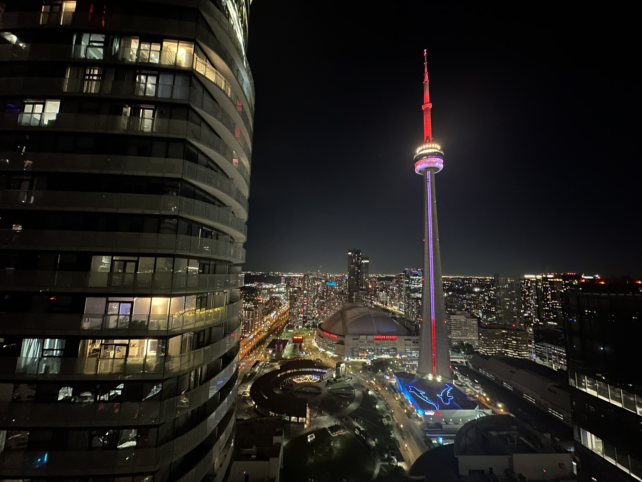 Un Día Mágico en Toronto: Desde el Mercado hasta la CN Tower